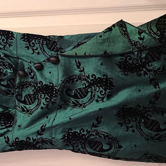 ๐ฆVoodoo Vixen Candy Ann Dress in Emerald Green/Black - Picture 6 of 16